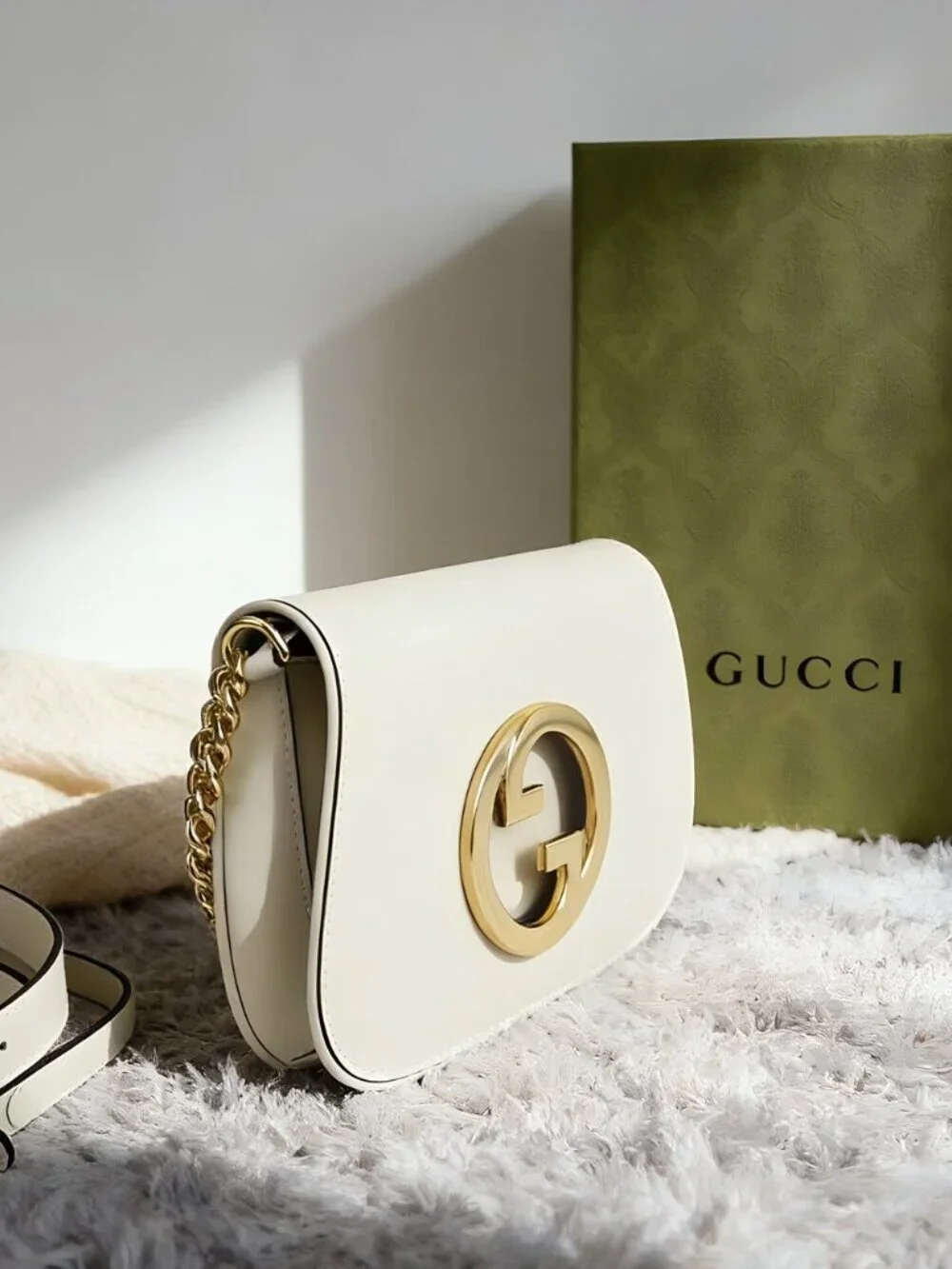 Gucci  Medium Shoulder Bag White Leather